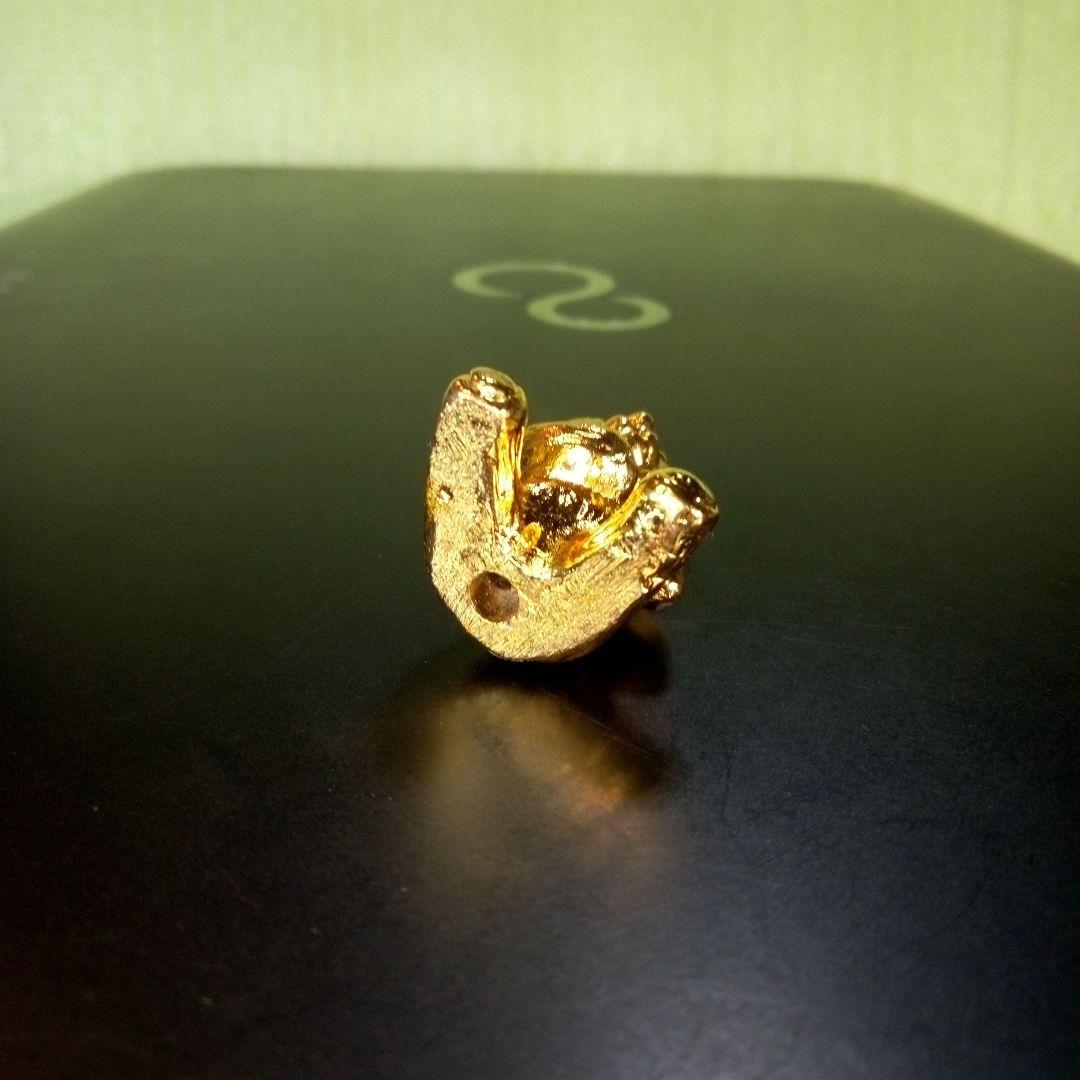 金属製と思われるゴールドクマの置物　インテリア　オブジェ　ディスプレイ　レア