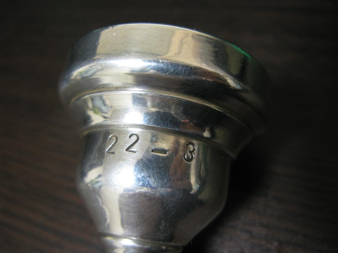 チューバマウスピース　マイスターアントン　22-3　旧モデル