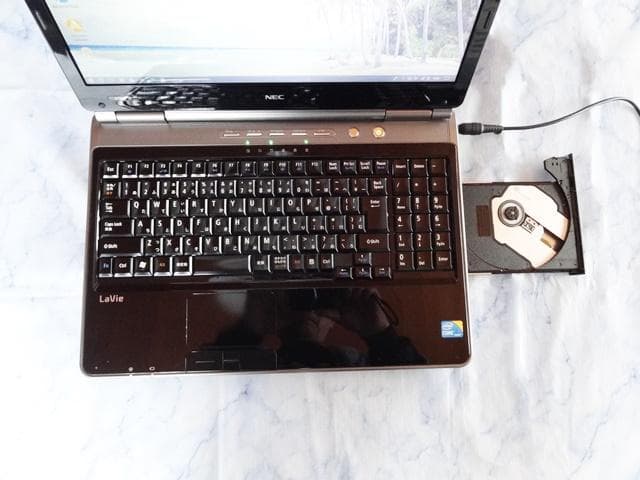 初心者の方にすぐ使える NECノートパソコン