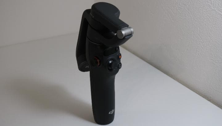 スマホスタビライザー　dji OSMO MOBILE6 20250206(YM)