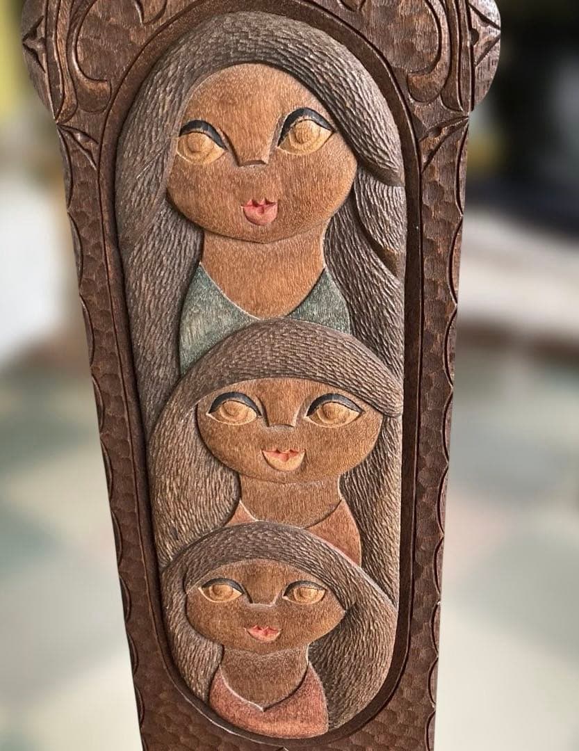 ハンドメイド作品　木彫の椅子一脚　インテリアとして