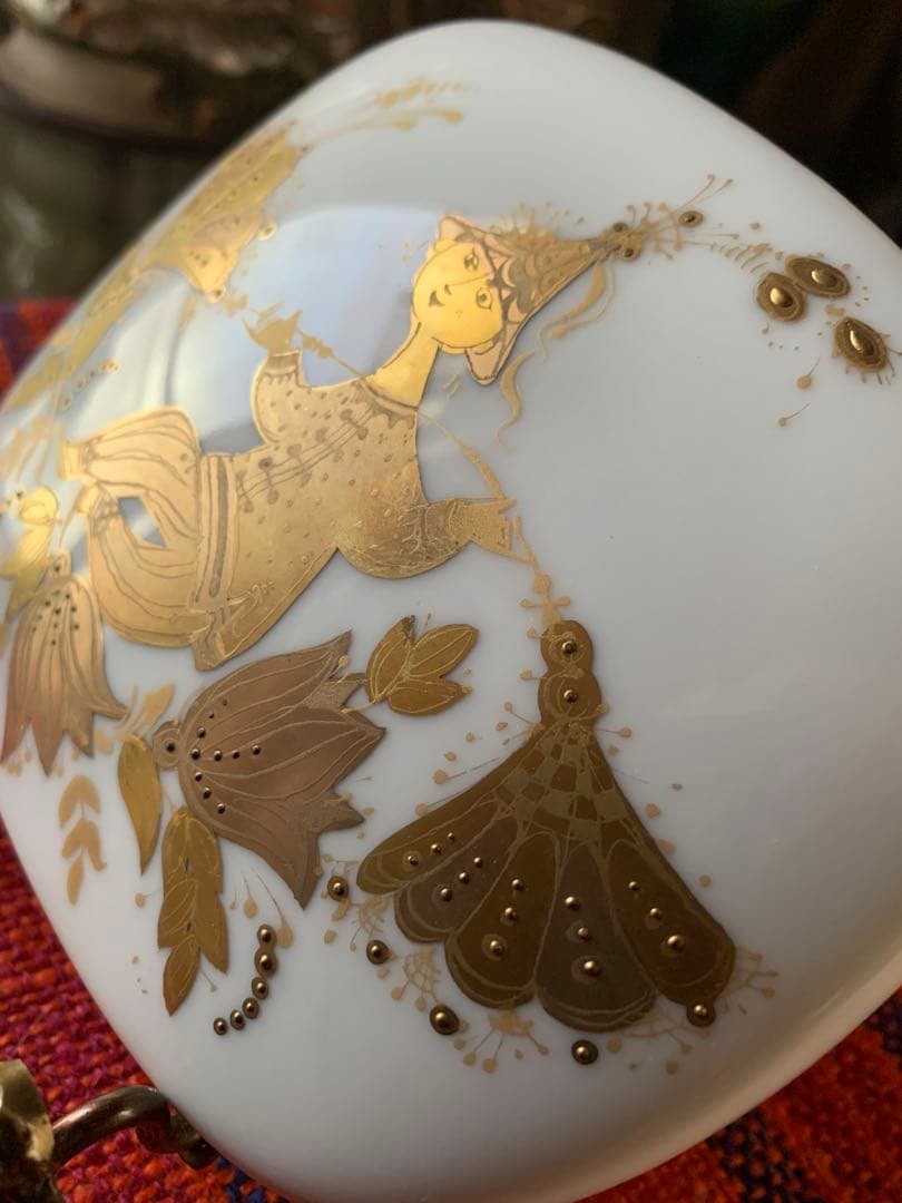ビヨンヴィンブラッド　特価レアビンテージ・ローゼンタール白磁金彩蓋物小皿セット！