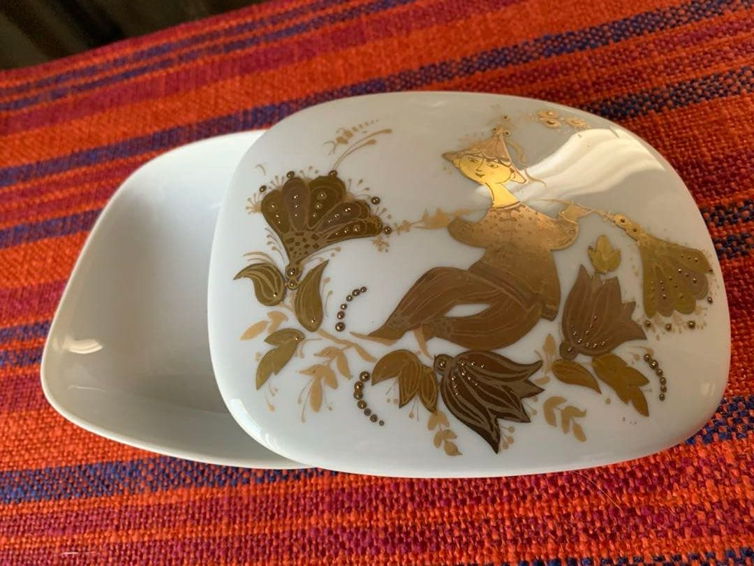 ビヨンヴィンブラッド　特価レアビンテージ・ローゼンタール白磁金彩蓋物小皿セット！