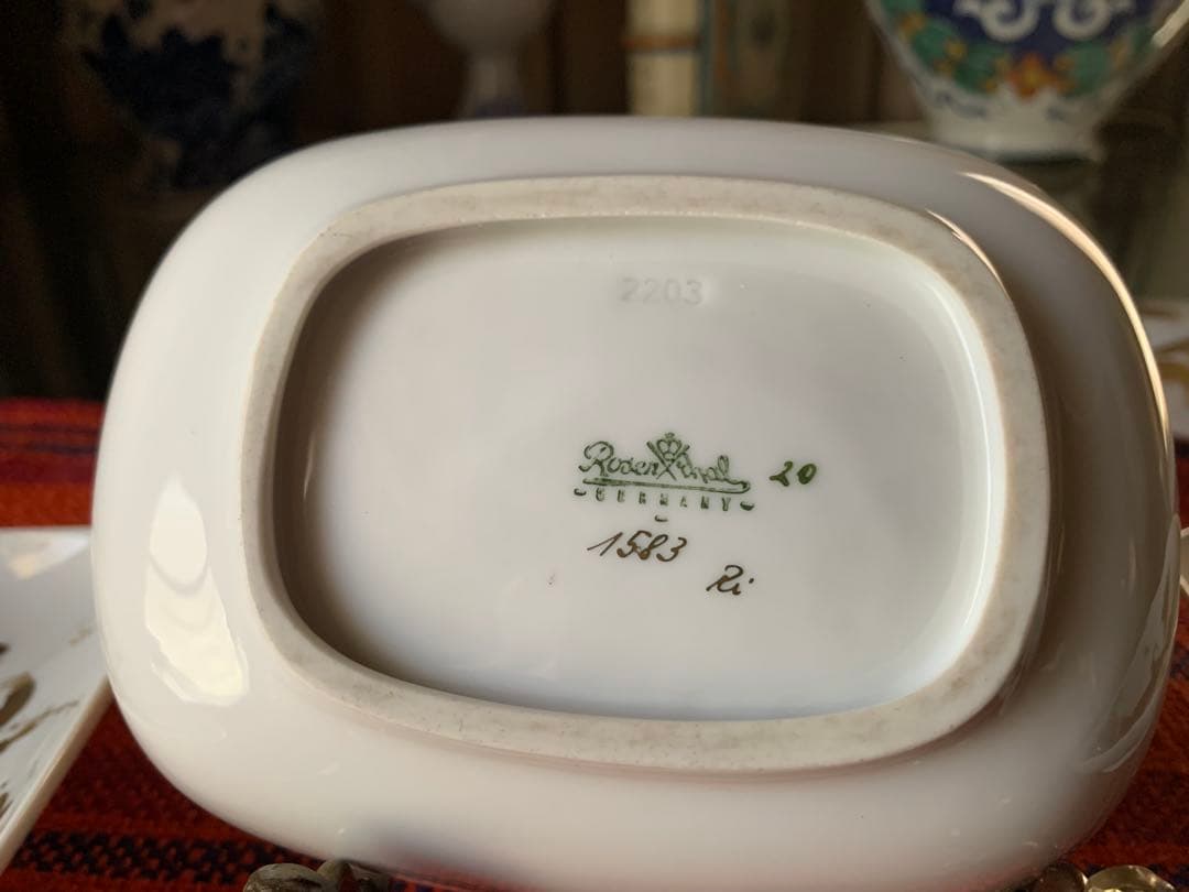 ビヨンヴィンブラッド　特価レアビンテージ・ローゼンタール白磁金彩蓋物小皿セット！