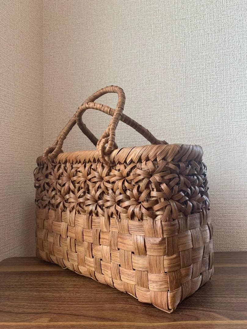 山葡萄籠バッグ　手作り　山葡萄カゴバッグ　内布付き　市松編み、立体花編み
