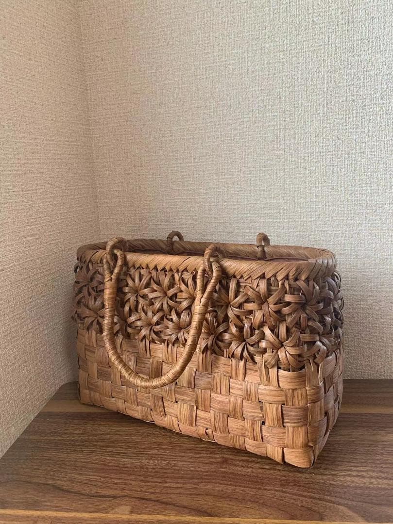 山葡萄籠バッグ　手作り　山葡萄カゴバッグ　内布付き　市松編み、立体花編み