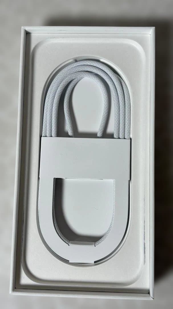 ★美品★iPhone 15 Pro 本体★（256GB）ナチュラルチタニウム