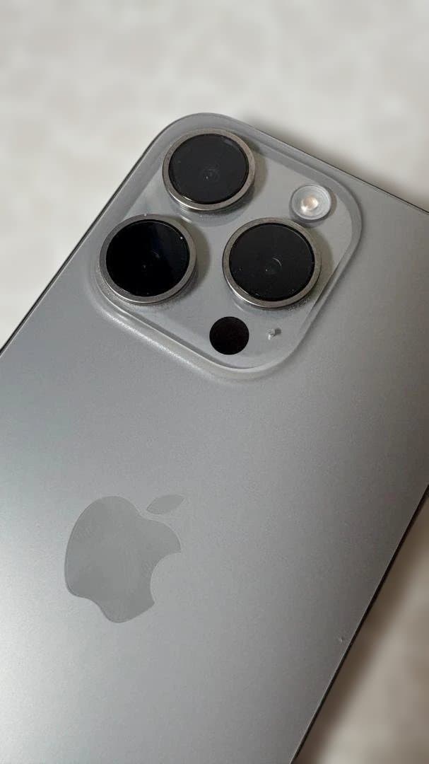 ★美品★iPhone 15 Pro 本体★（256GB）ナチュラルチタニウム