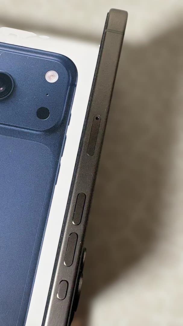 ★美品★iPhone 15 Pro 本体★（256GB）ナチュラルチタニウム