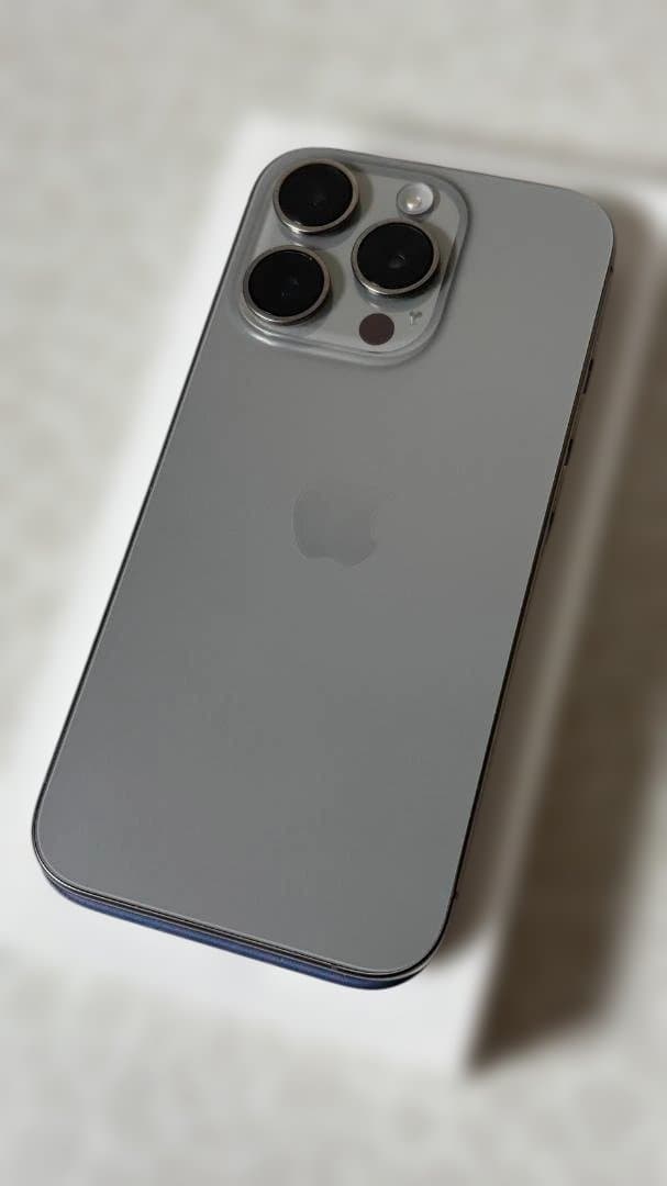 ★美品★iPhone 15 Pro 本体★（256GB）ナチュラルチタニウム