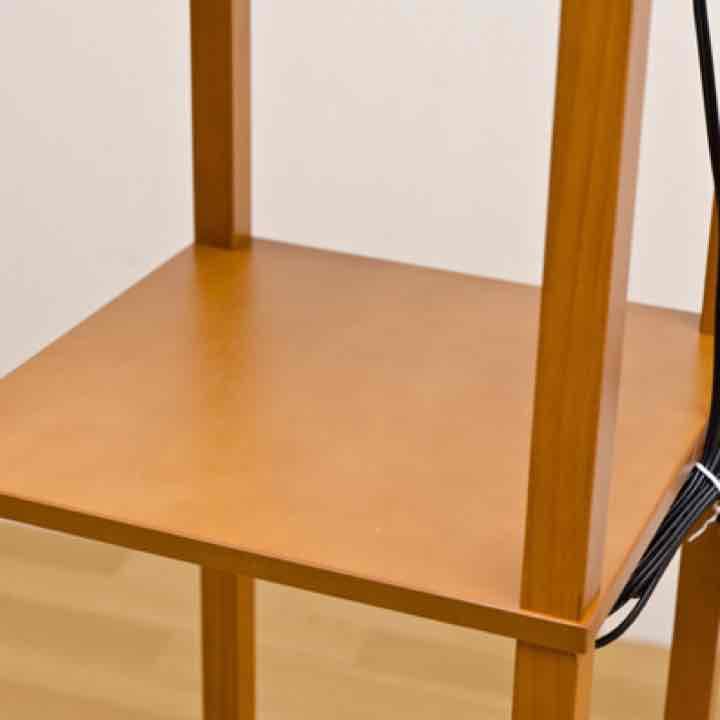 送料無料！棚付きフロアライト スクエア