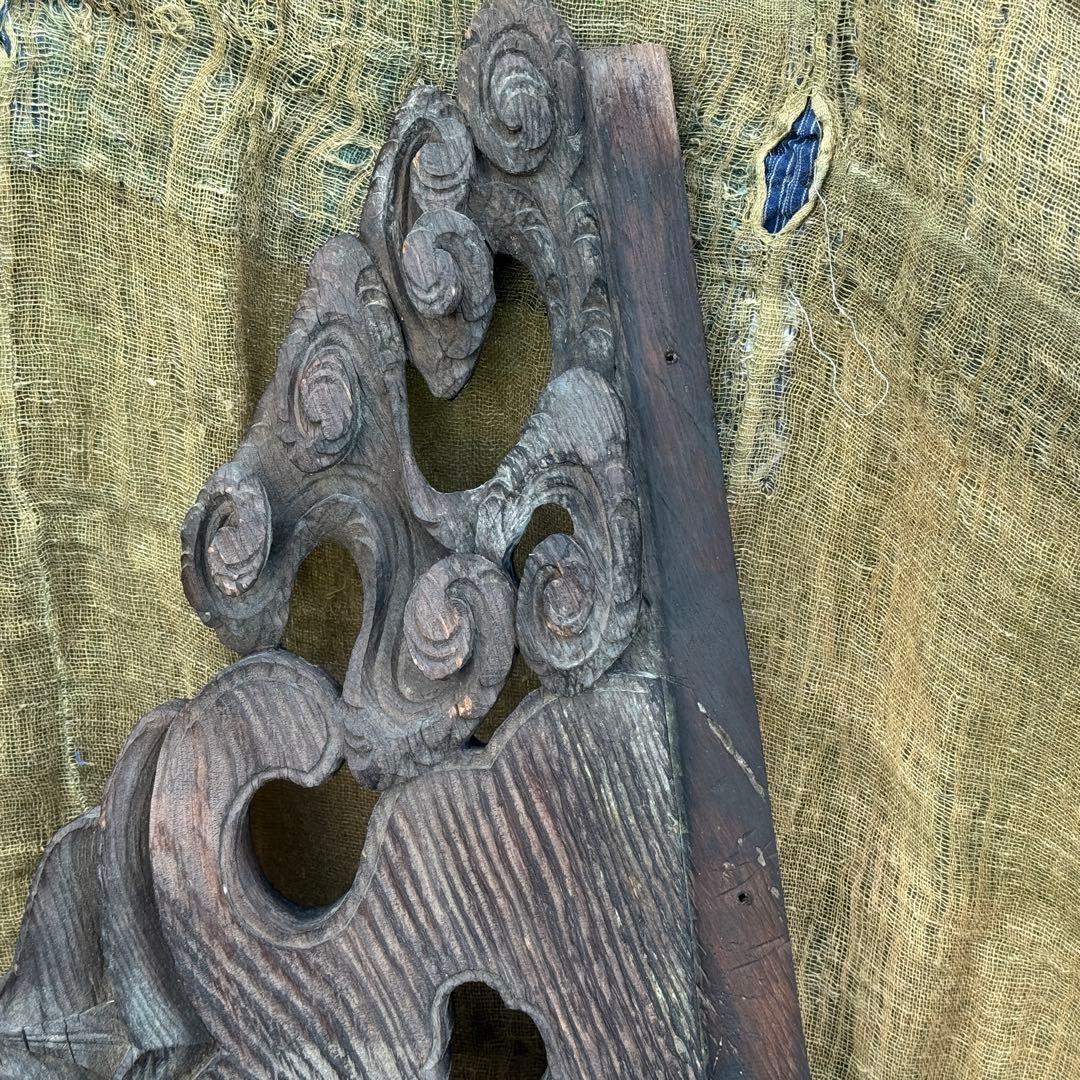 伝統的な木製彫刻 雲模様