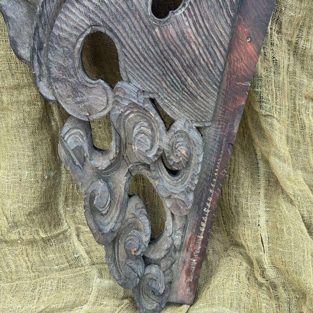 伝統的な木製彫刻 雲模様