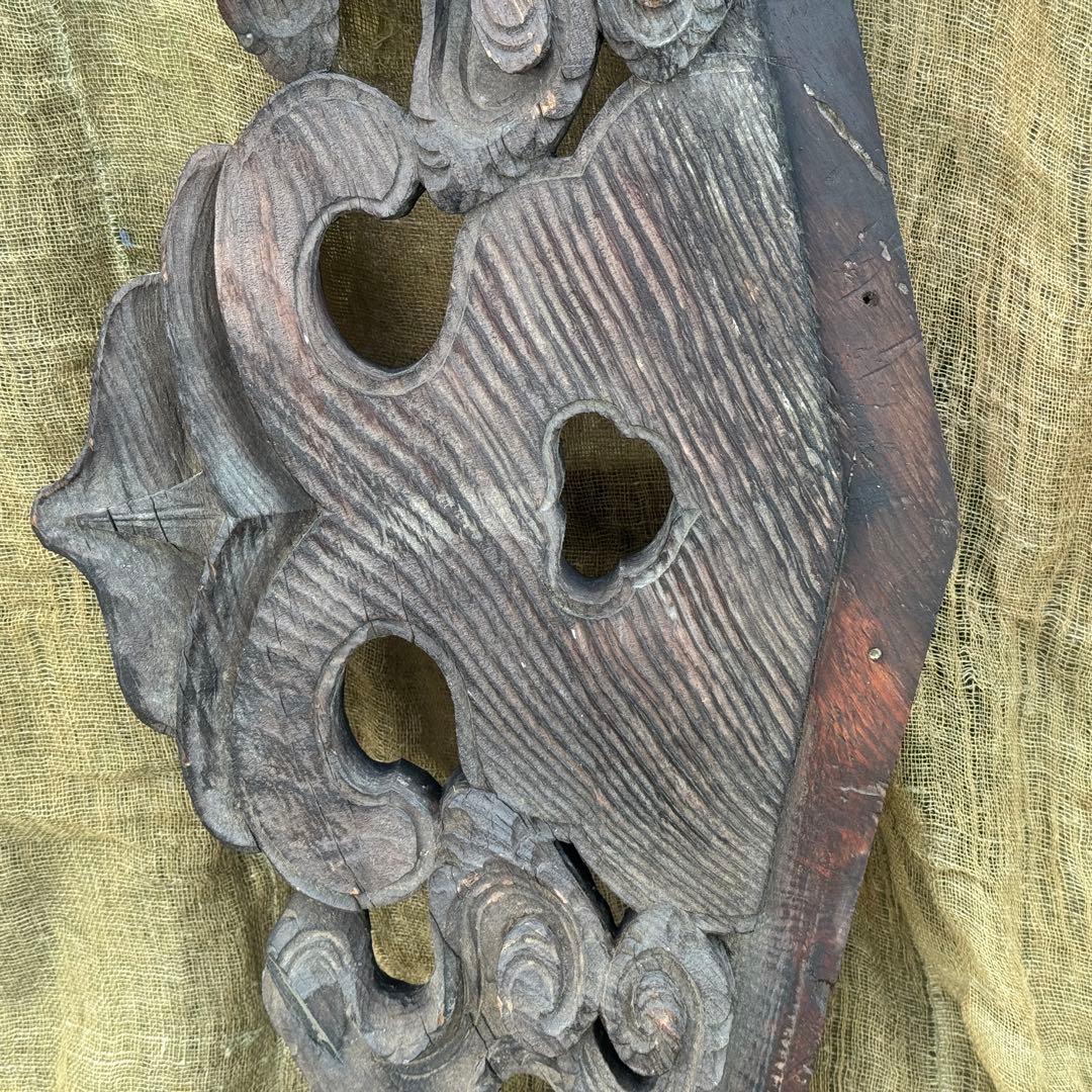 伝統的な木製彫刻 雲模様
