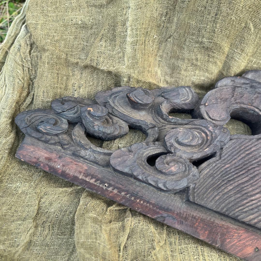 伝統的な木製彫刻 雲模様