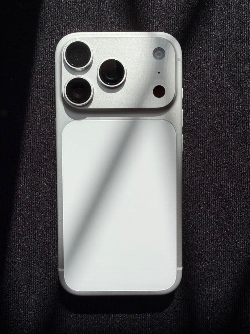 【極美品】iPhone 17 Pro シルバー 256GB