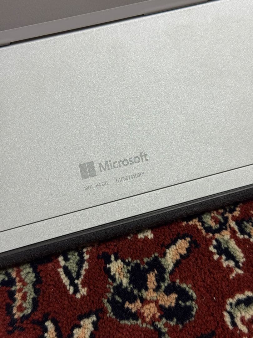 Microsoft Windowsタブレット本体 シルバー