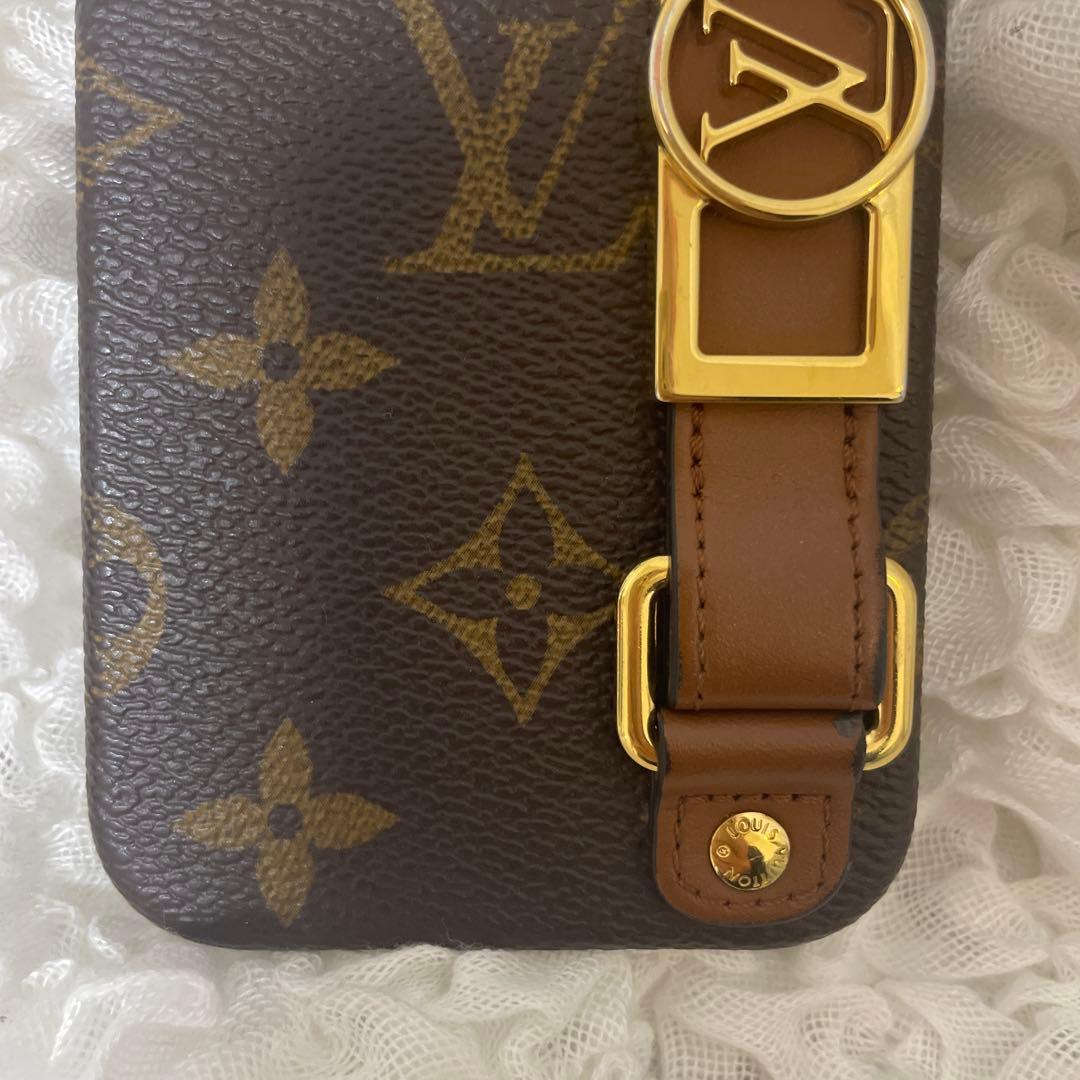 Louis Vuitton　iPhone12ケース　バンパー　ドーフィーヌ