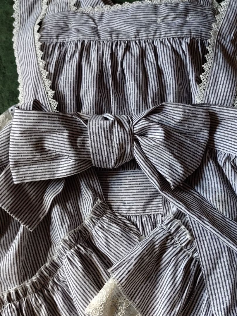 ピースナウ 可愛いリボン&レースのエプロン ロリータ系 美品