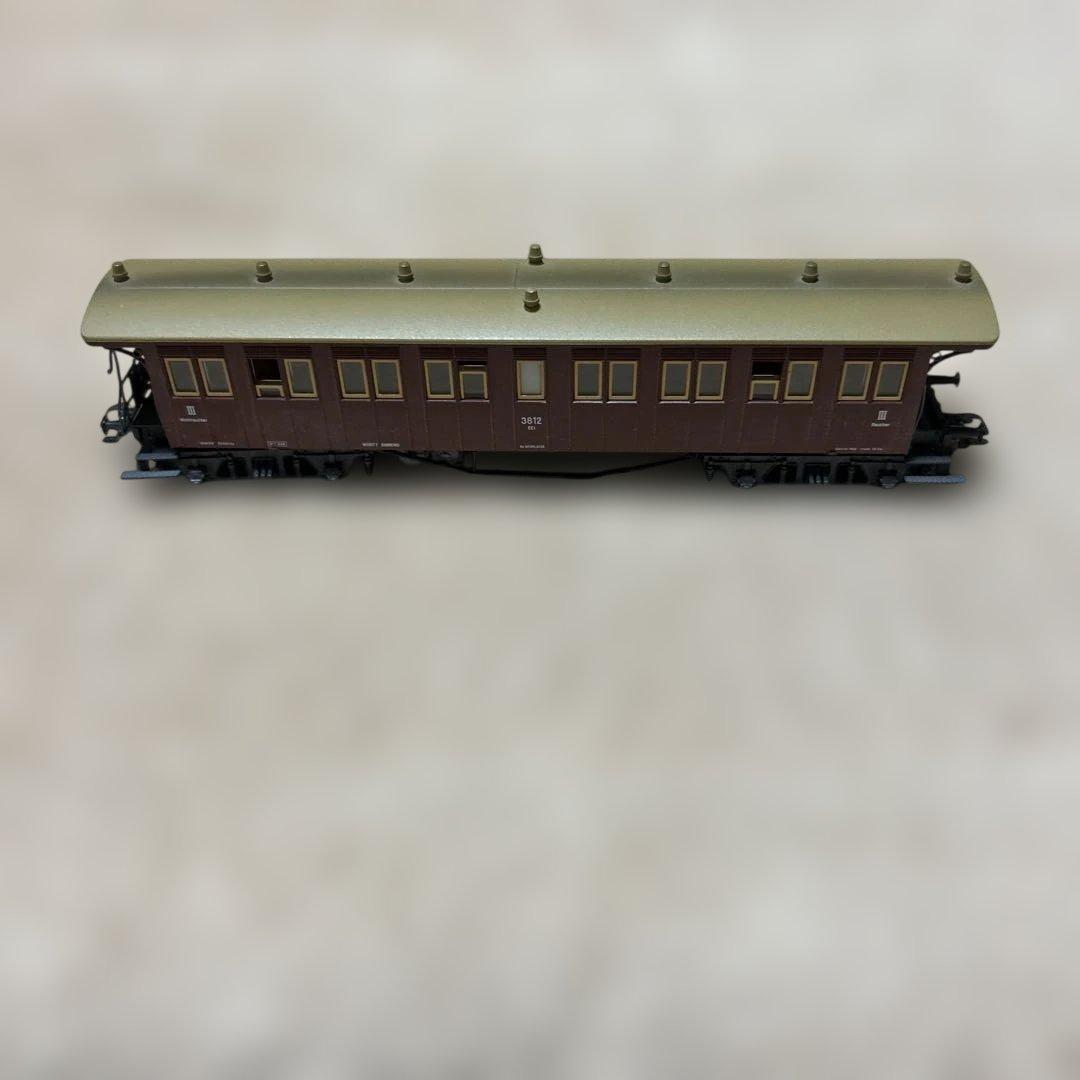HOゲージ 客車 茶色と緑