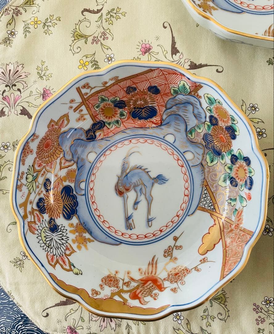 美品✨有田焼　古伊万里　色絵金襴手花鳥図輸花皿　年木谷窯　蒼峰　中皿５枚　鉢