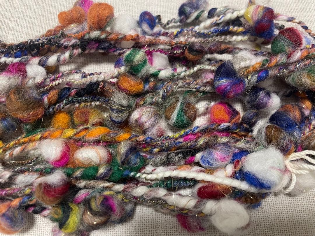 アートヤーン(252)  約25g  715円