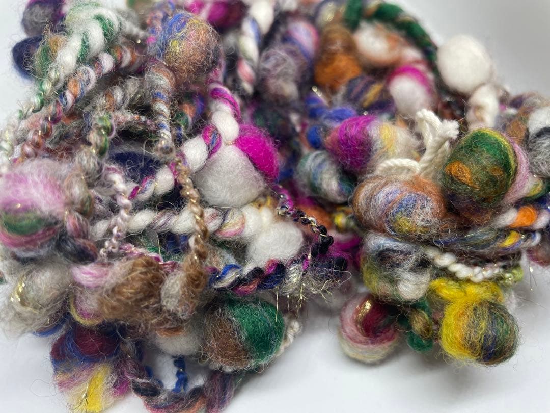 アートヤーン(252)  約25g  715円