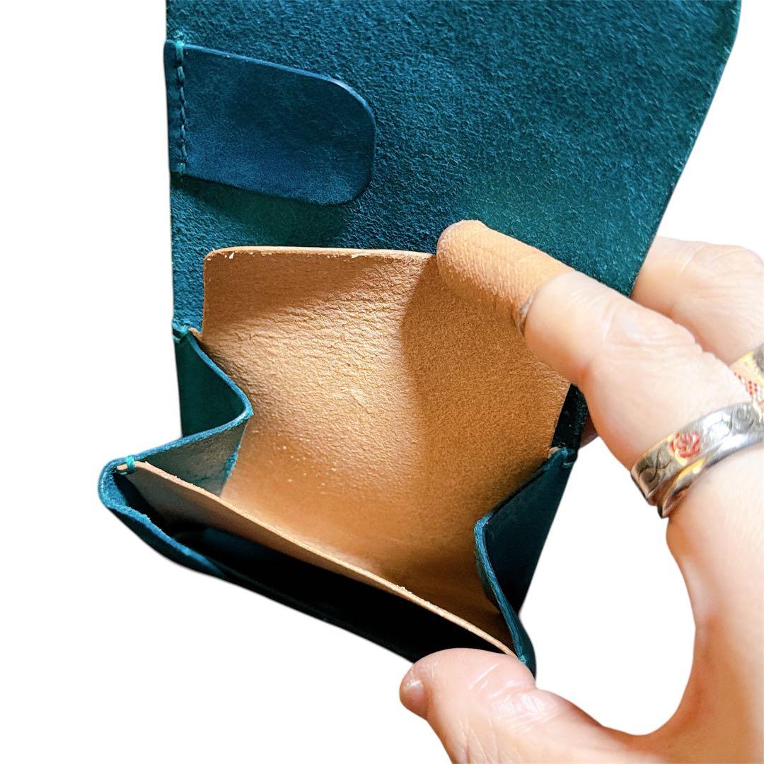 二つ折りサイフ ターコイズ カード入れも充実 未使用に近い