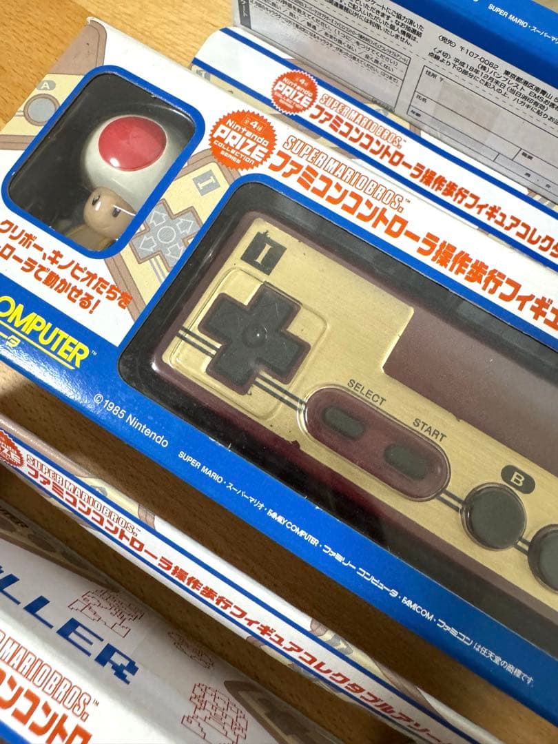 【正規品】ファミコンコントローラー操作歩行フィギュア 任天堂　マリオ　キノピオ