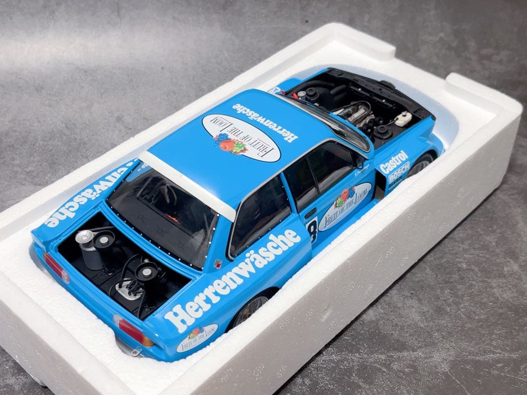 ミニカー PMA 1/18  320i DRM Fruit of the Loom