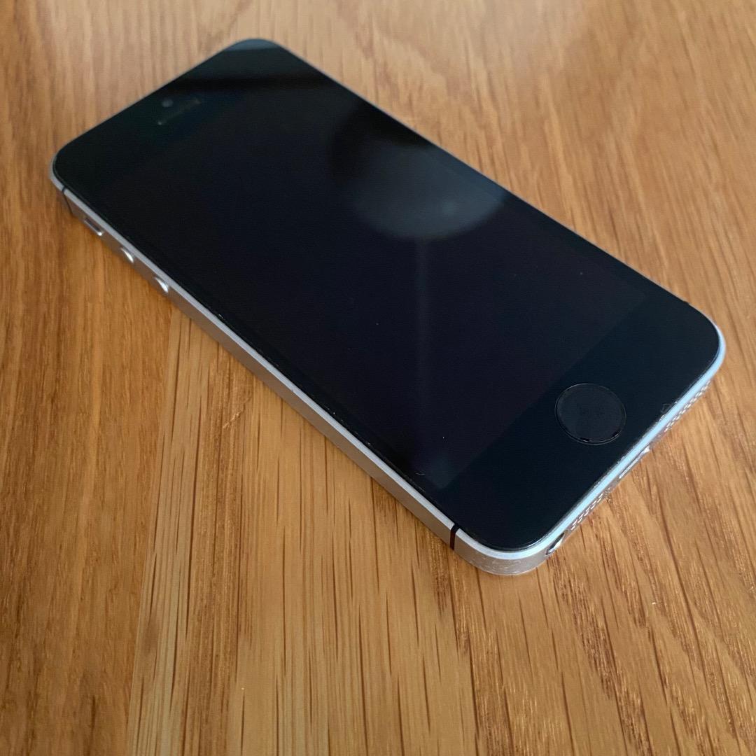 iPhone SE 第1世代/128GB /箱あり/スペースグレイ　本体