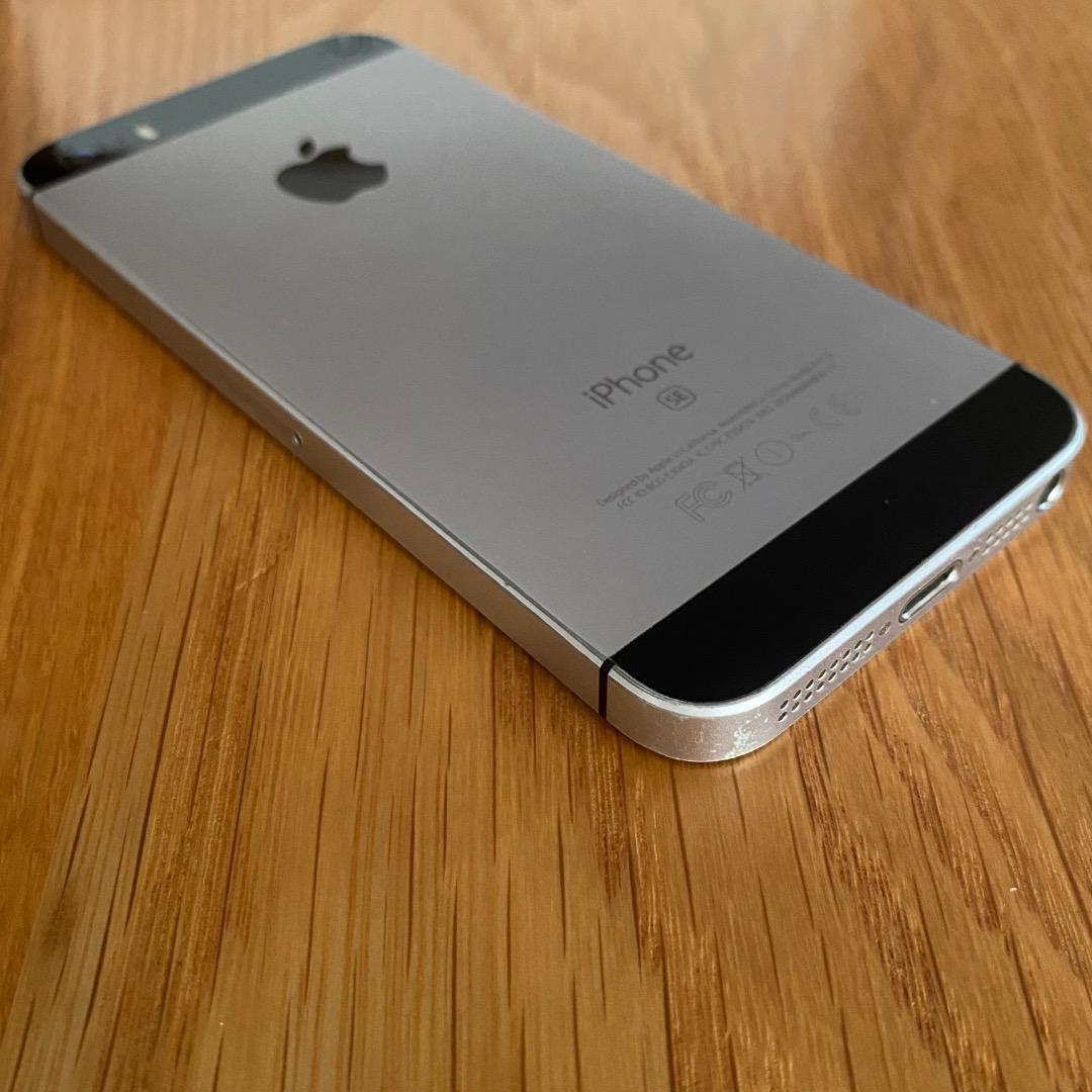 iPhone SE 第1世代/128GB /箱あり/スペースグレイ　本体