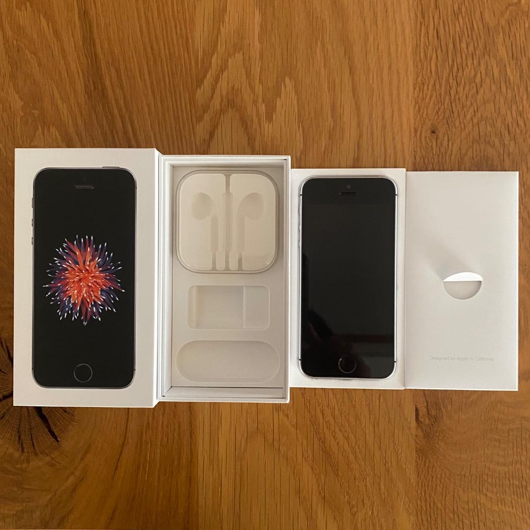 iPhone SE 第1世代/128GB /箱あり/スペースグレイ　本体