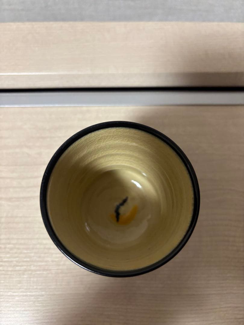 新品 希少 フジタチサト（現スナフジタ）湯呑み 黒背景 窓 人物 動物 車