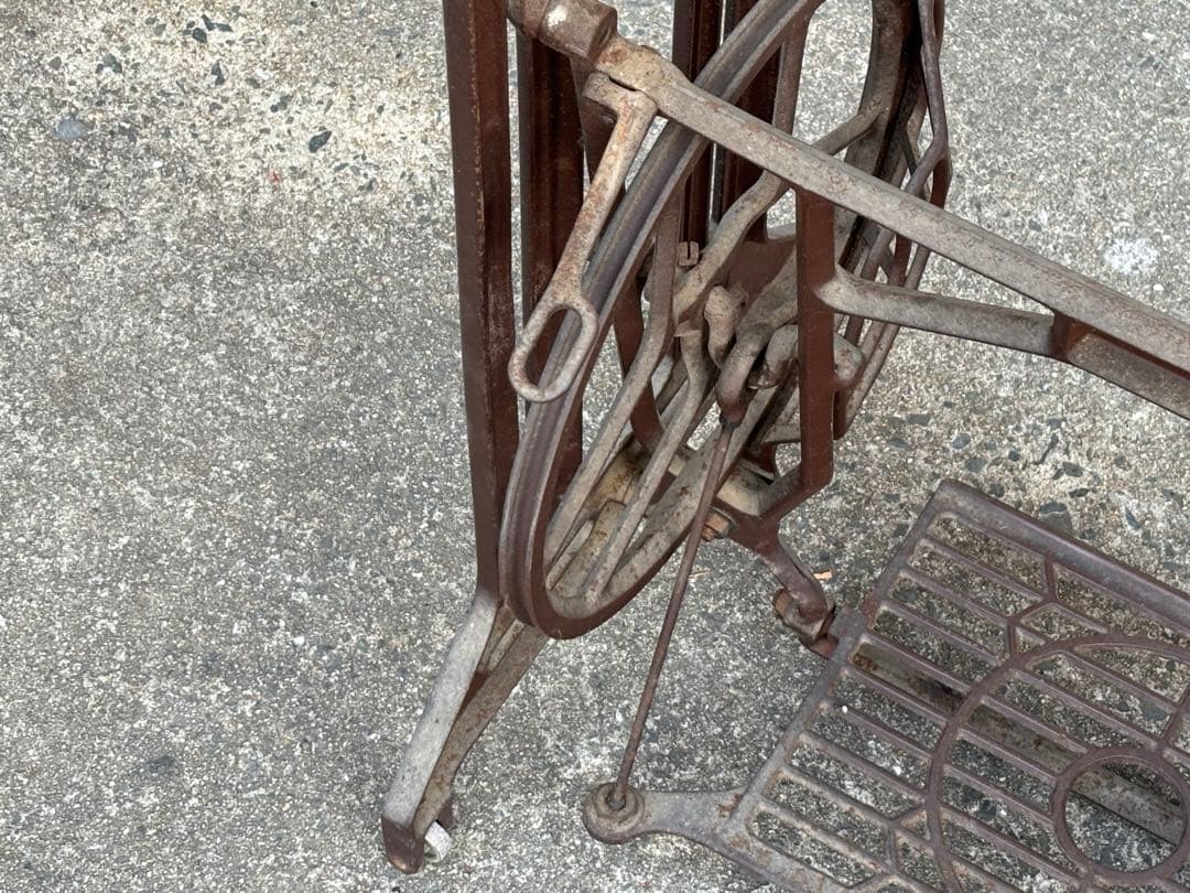 ジャノメ 足踏みミシン脚 アンティーク レトロ テーブル①