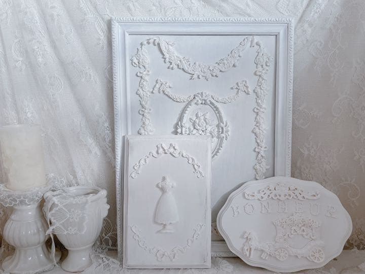 シャビーシックでガーリーなリボンとドレスのインテリアボード＊ホワイトドレス＊
