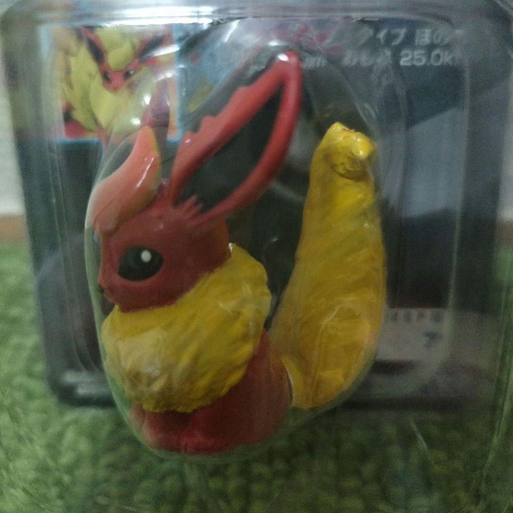 初代 モンコレ ブースター フィギュア No.136 ポケモン TOMY 初期