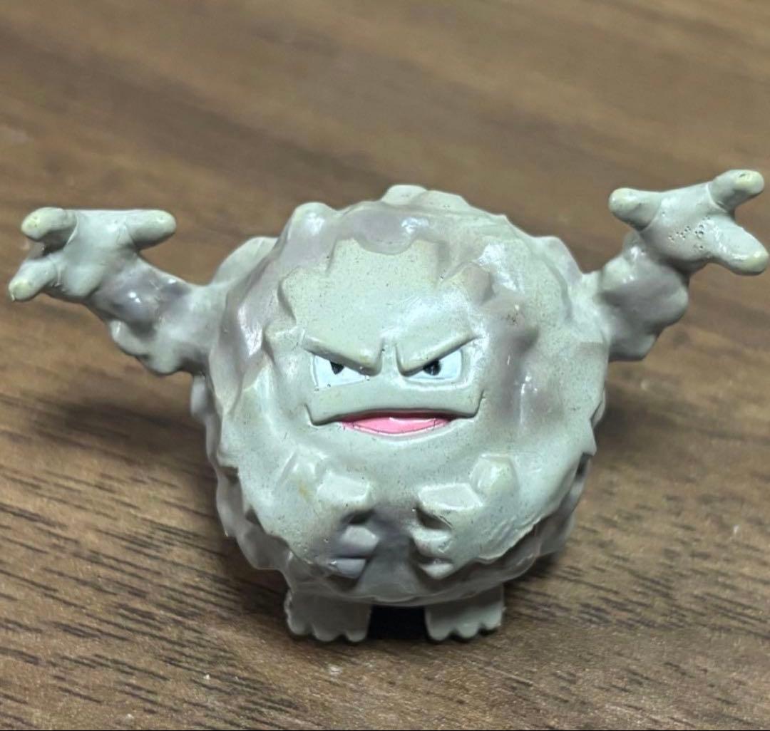 モンコレ イシツブテ ゴローン フィギュア