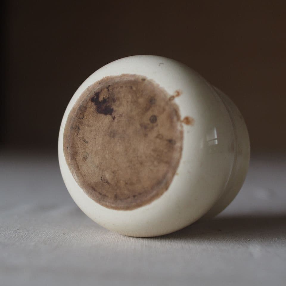 白い古い陶器 日本、中国?削げあり 古陶 古玩 古道具骨董古美術