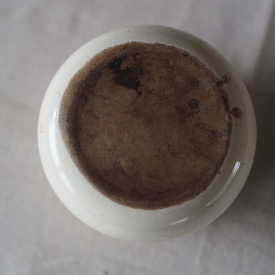 白い古い陶器 日本、中国?削げあり 古陶 古玩 古道具骨董古美術