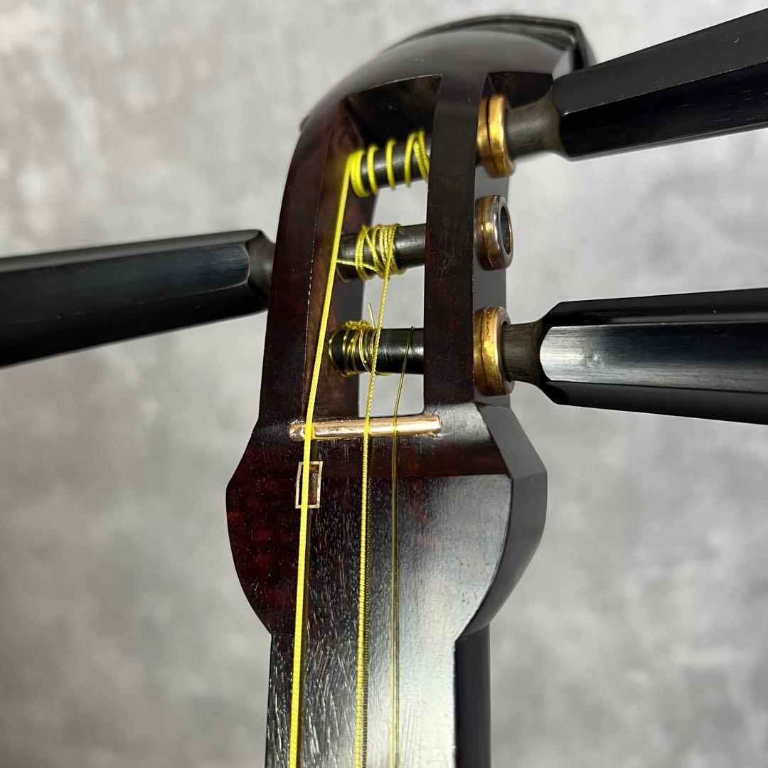 津軽三味線　綾杉胴　紅木　トチ多数　一本溝　糸巻きK9　上駒9金　正寸　津軽塗