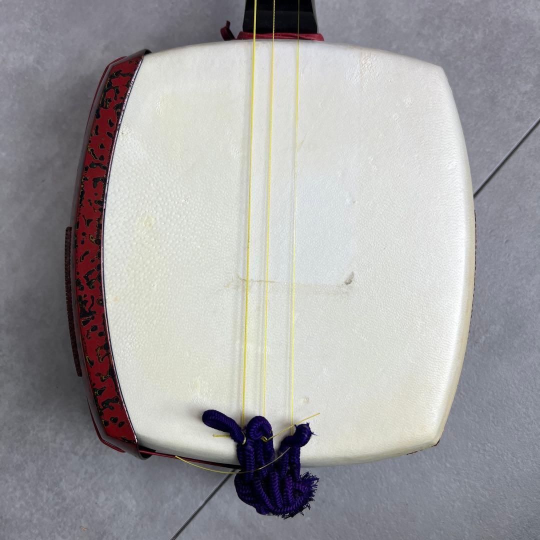 津軽三味線　綾杉胴　紅木　トチ多数　一本溝　糸巻きK9　上駒9金　正寸　津軽塗