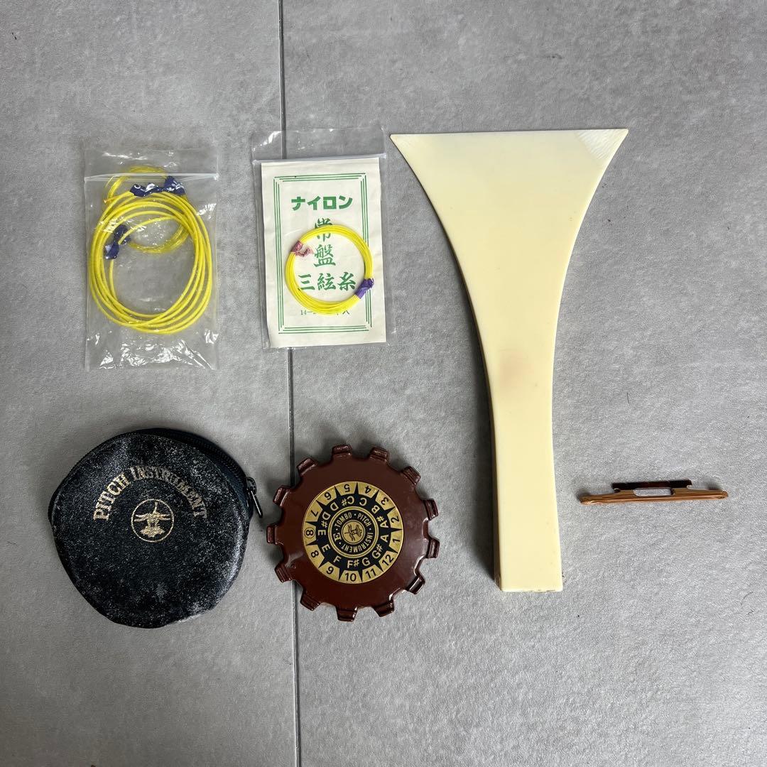 津軽三味線　綾杉胴　紅木　トチ多数　一本溝　糸巻きK9　上駒9金　正寸　津軽塗