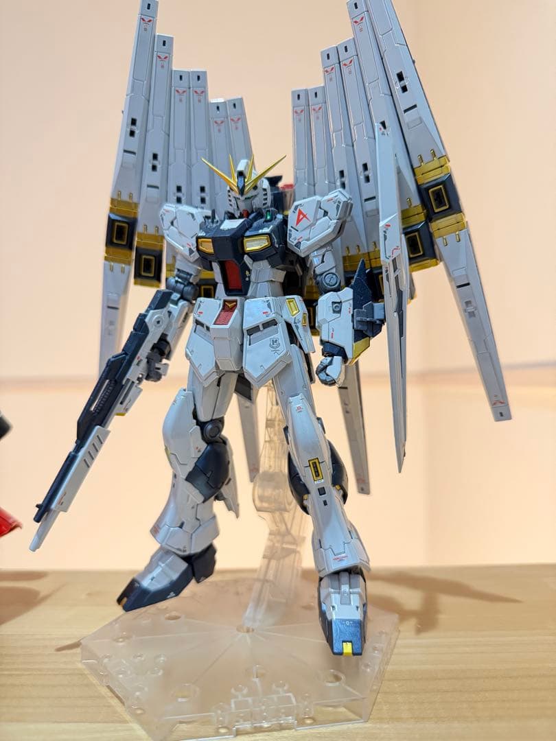 RG νガンダム　Hi-νガンダム チタニウム　サザビー コーティング　完成品