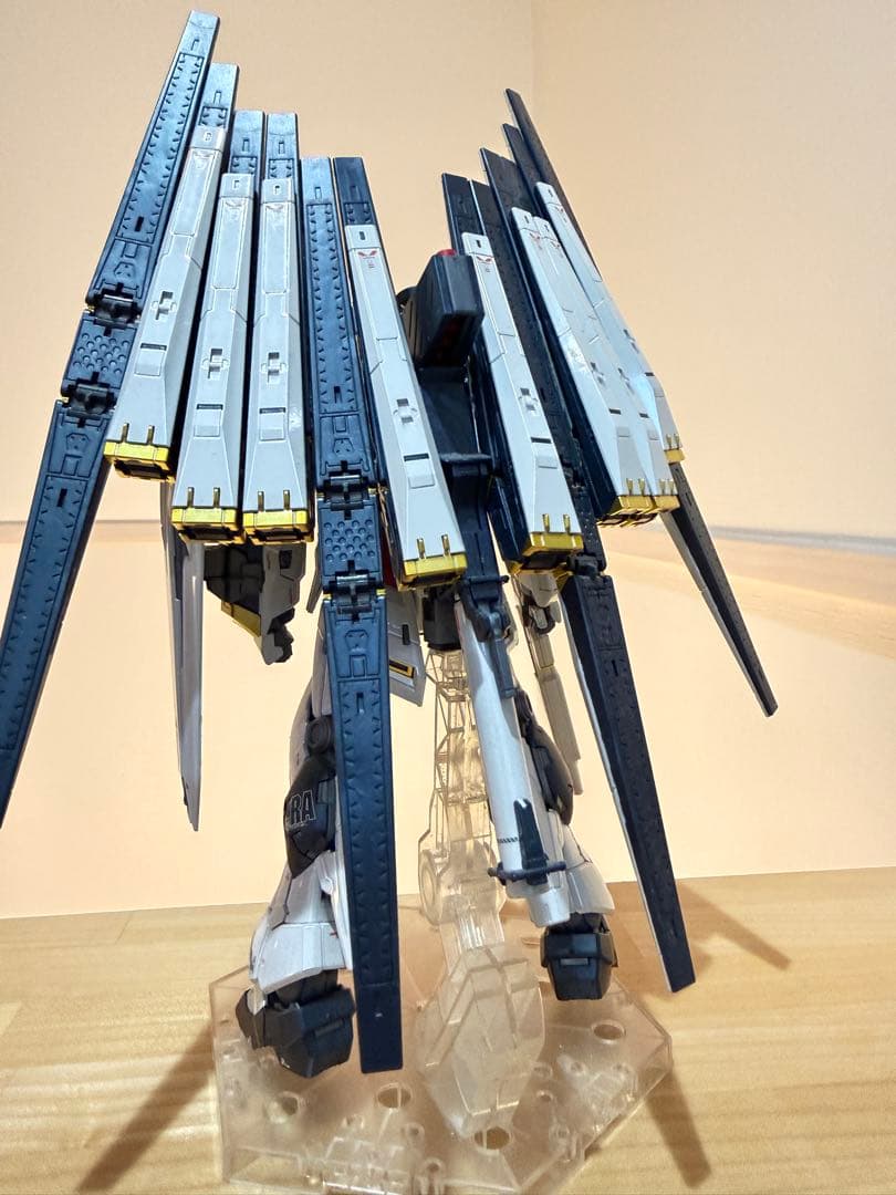 RG νガンダム　Hi-νガンダム チタニウム　サザビー コーティング　完成品