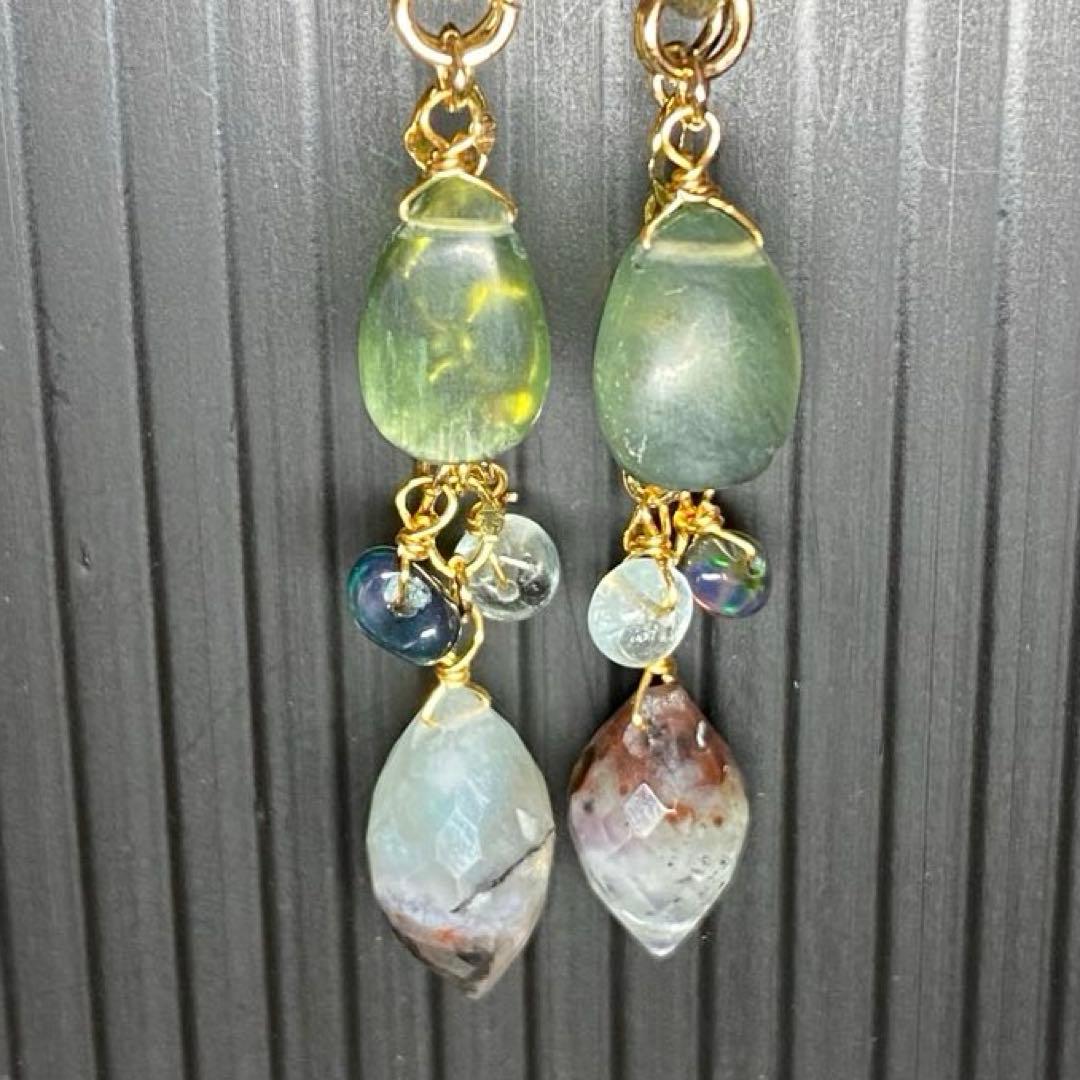 【秋カラー】グリーンとブラウン☆天然石ピアス