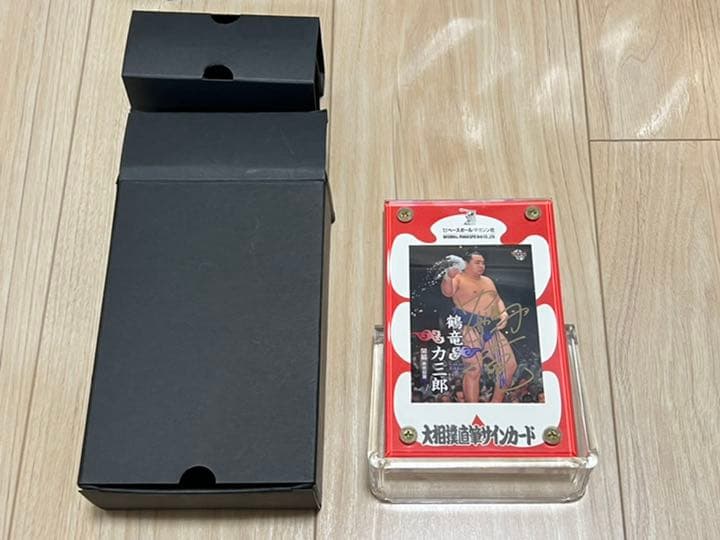 BBM 大相撲カード　横綱 鶴竜関直筆サインカード