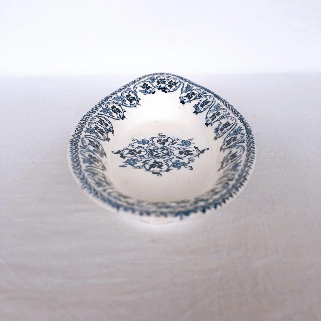 ショワジー・ル・ロワ 『BRIENNE』 ラヴィエ フランスアンティーク食器