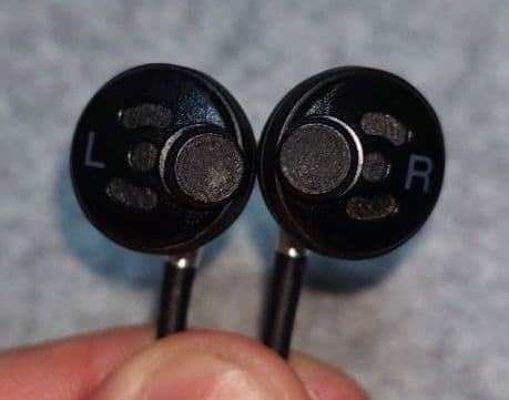 SONY 有線イヤホン MDR-EX90 ケース付き イヤーピース無し