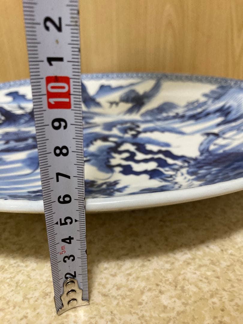 骨董／青白い風景画の皿 ／約40 cm